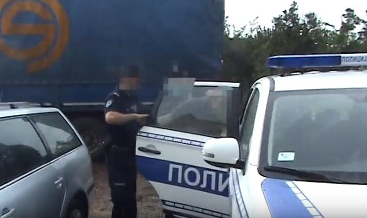 (VIDEO) PALI OPASNI NARKO DILERI! U velikoj akciji srpske policije zaplenjeno VIŠE OD 2.5 KILOGRAMA HEROINA!